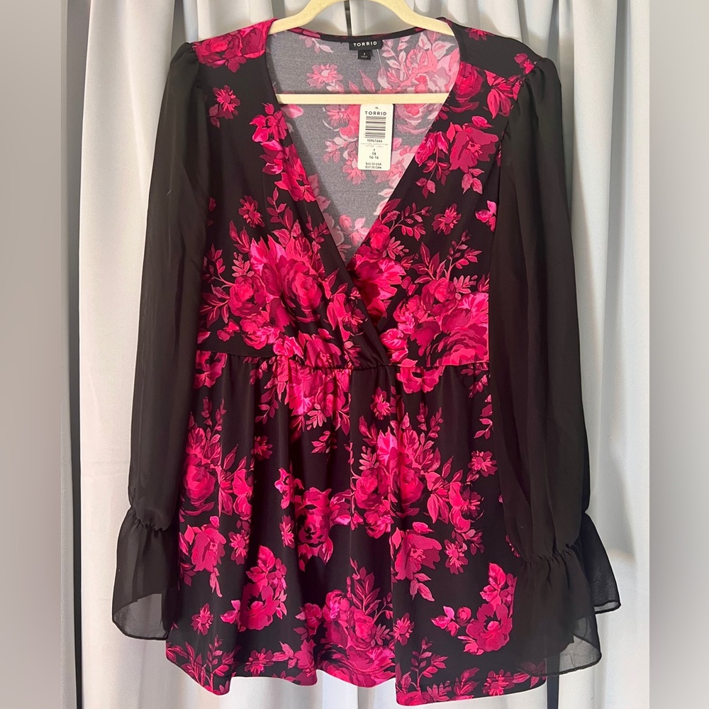 Festive Black and Fuchsia Torrid Blouse NWT